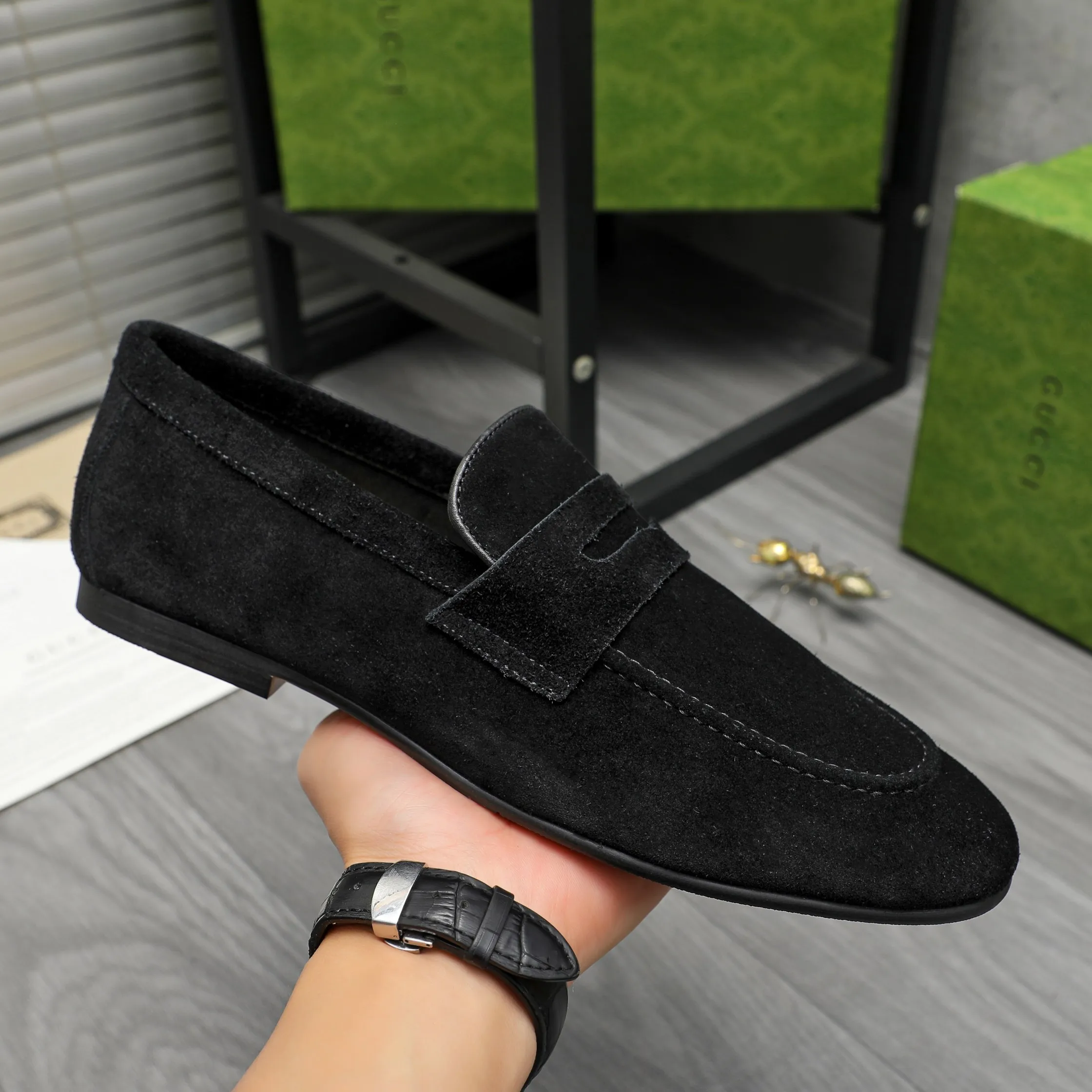 Men's shoes 💰p400 Product trademark: GUCCI "Gucci" business casual leather shoes Regular size: 38-46 (38.45.46 custom-made, non-returnable) Product materials: Selected suede cowhide upper, cowhide lining, original rubber outsole